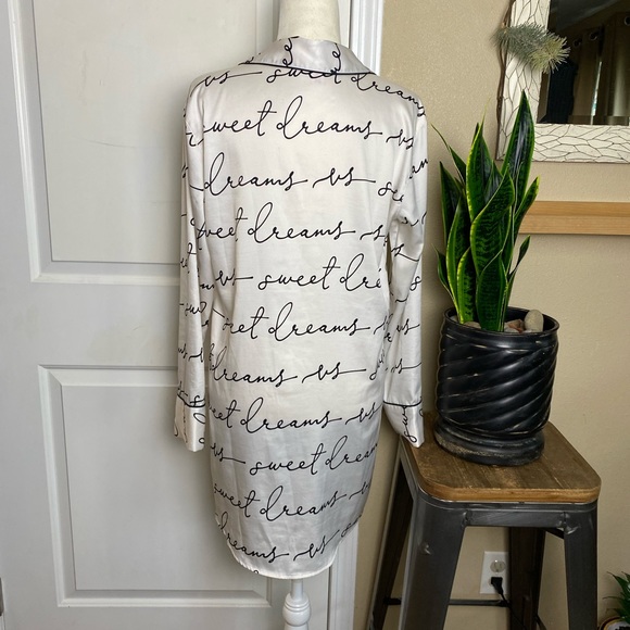 Victoria’s Secret White Silky Sweet Dreams Night Shirt - Picture 12 of 12